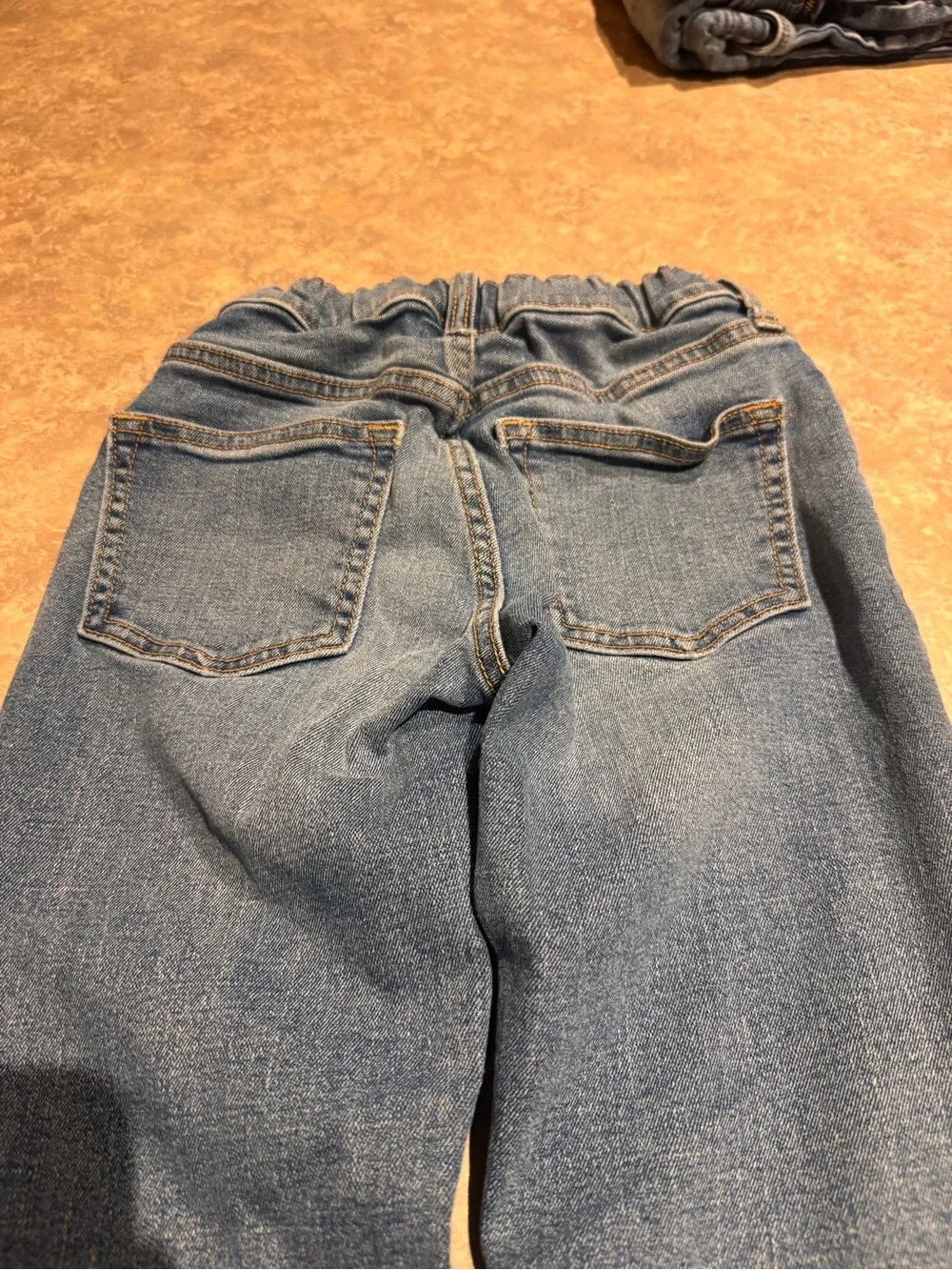 Classic Men's Blue Denim Jeans - Picture 11 of 11